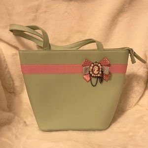 Cute green vintage looking bag